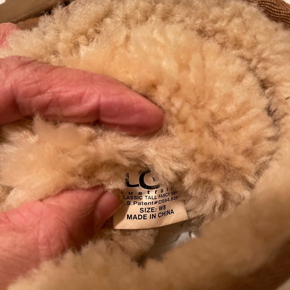 Uggs boots with light gold color logos all around the boots tan and gold - Picture 11 of 14